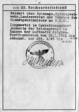 Wehrpass HE 10